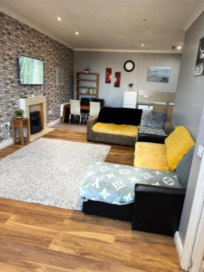 CityCenterApt-4br-Wifi-FreeParking-Retroarcade